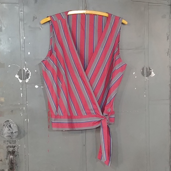 🤎 Vintage Stripe Wrap Top - Picture 8 of 8